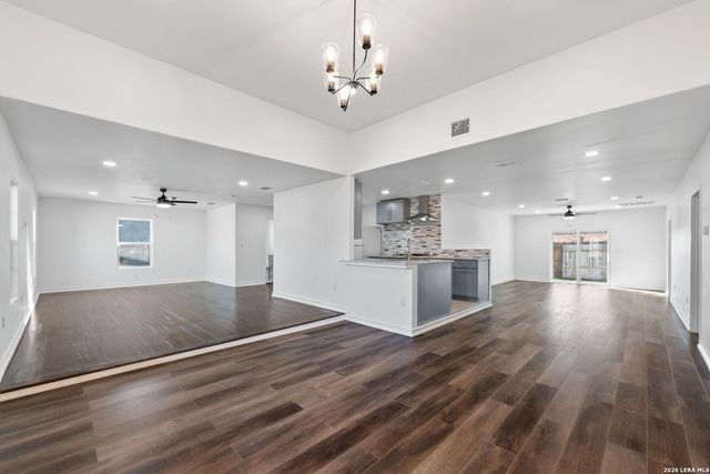 722 Blakeley, San Antonio, TX 78209