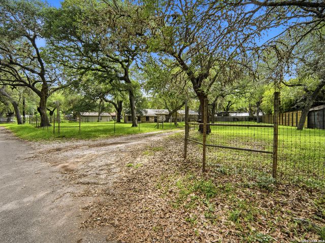 19214 Grey Forest, Helotes, TX 78023