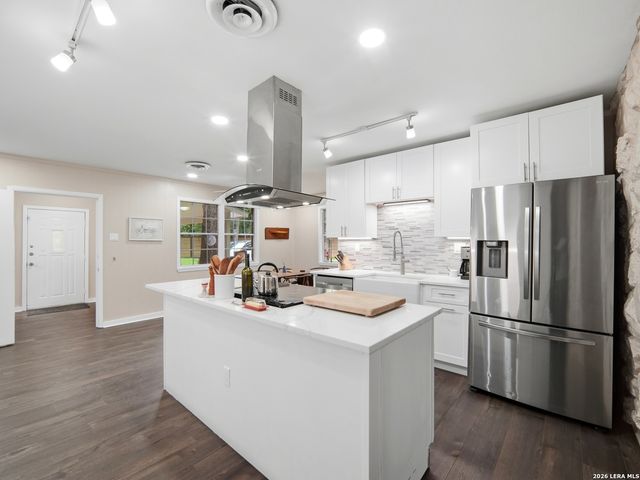 19214 Grey Forest, Helotes, TX 78023