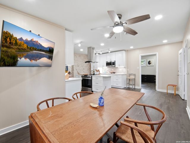19214 Grey Forest, Helotes, TX 78023