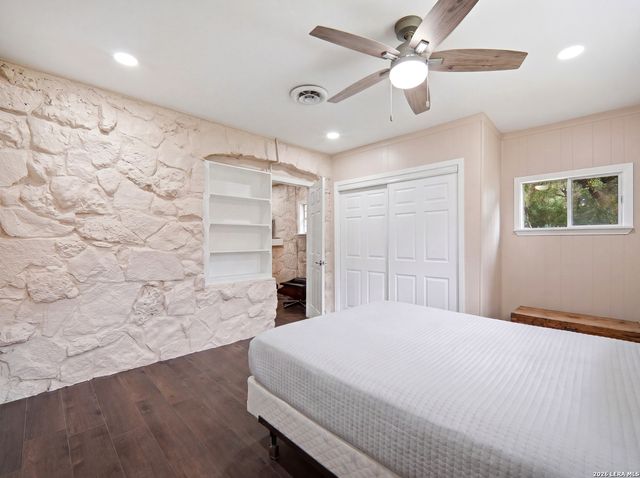 19214 Grey Forest, Helotes, TX 78023