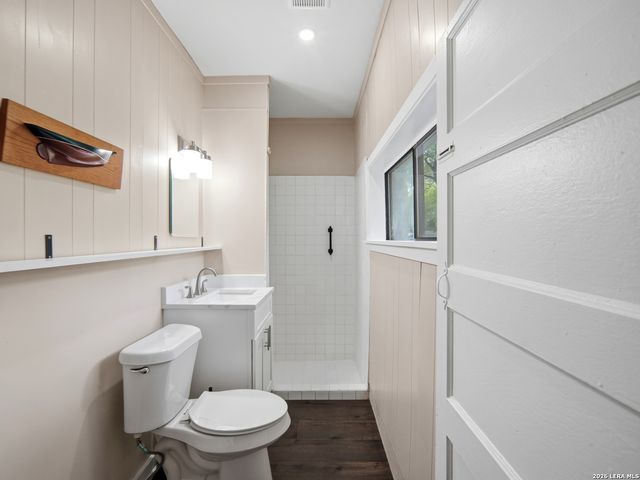 19214 Grey Forest, Helotes, TX 78023