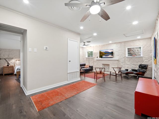 19214 Grey Forest, Helotes, TX 78023
