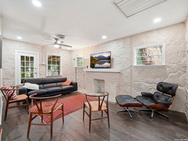 19214 Grey Forest, Helotes, TX 78023
