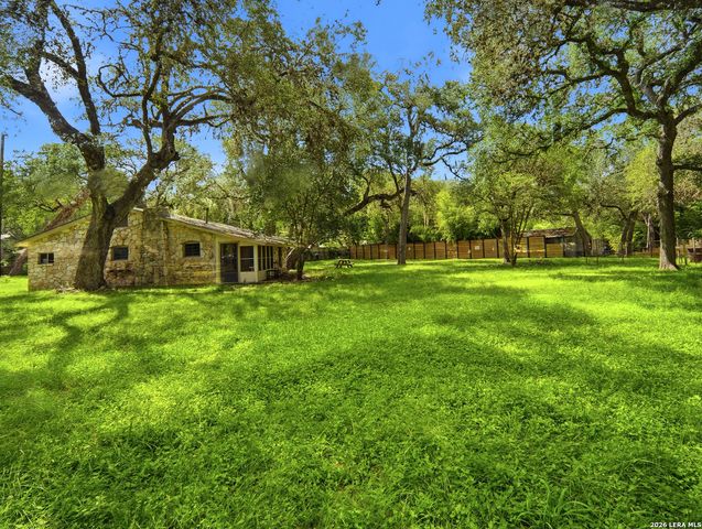 19214 Grey Forest, Helotes, TX 78023