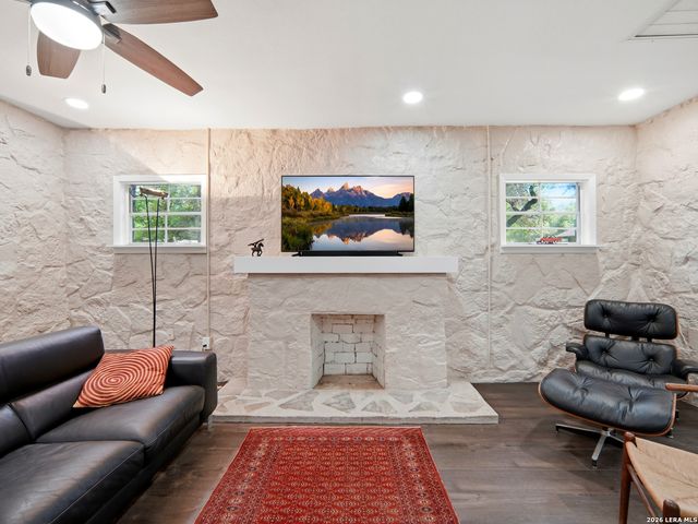 19214 Grey Forest, Helotes, TX 78023