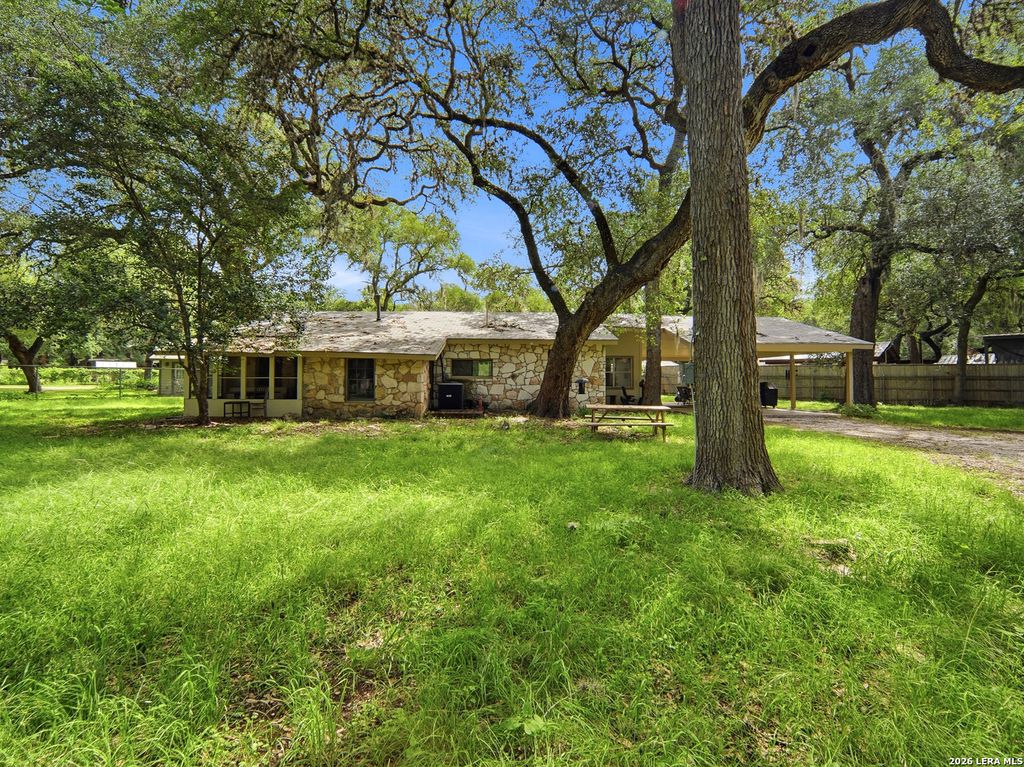 19214 Grey Forest, Helotes, TX 78023