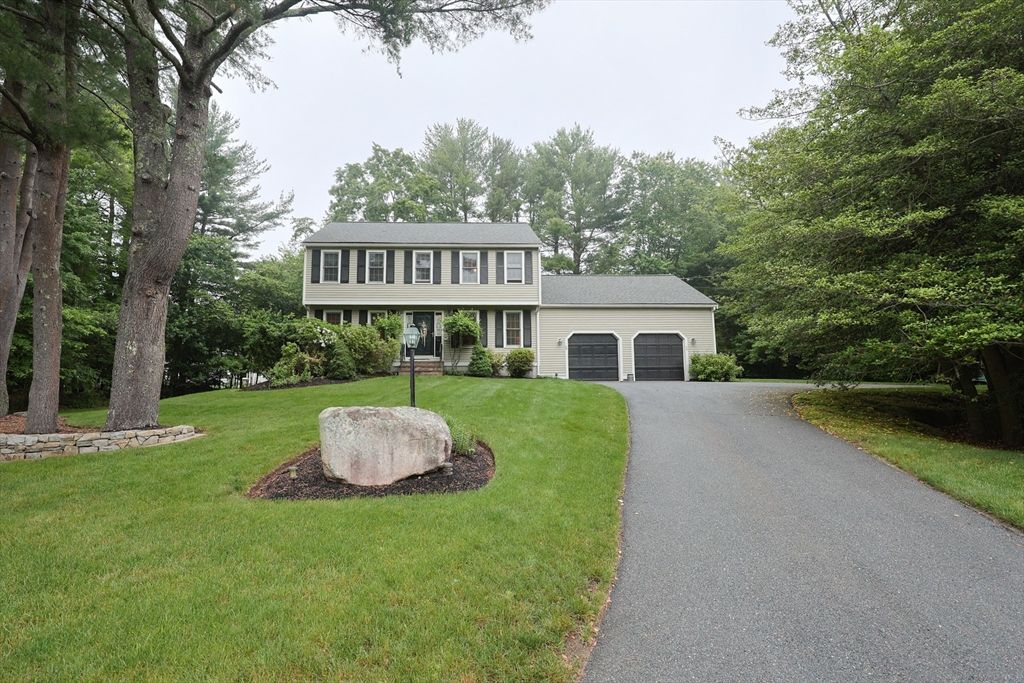 199 Hacketts Pond Drive, Hanover, MA 02339