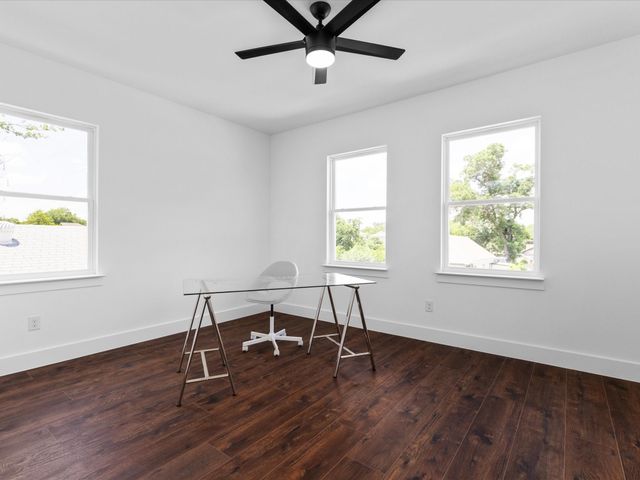 1104 E Annie Street, Fort Worth, TX 76104