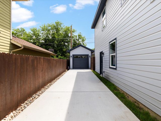 1104 E Annie Street, Fort Worth, TX 76104