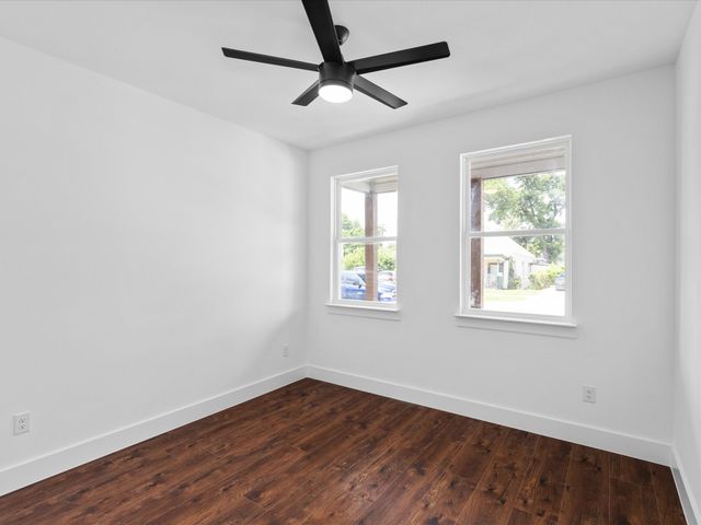 1104 E Annie Street, Fort Worth, TX 76104