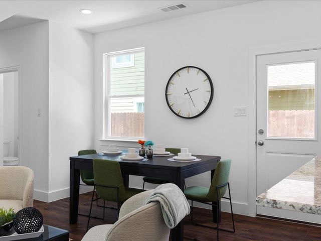 1104 E Annie Street, Fort Worth, TX 76104
