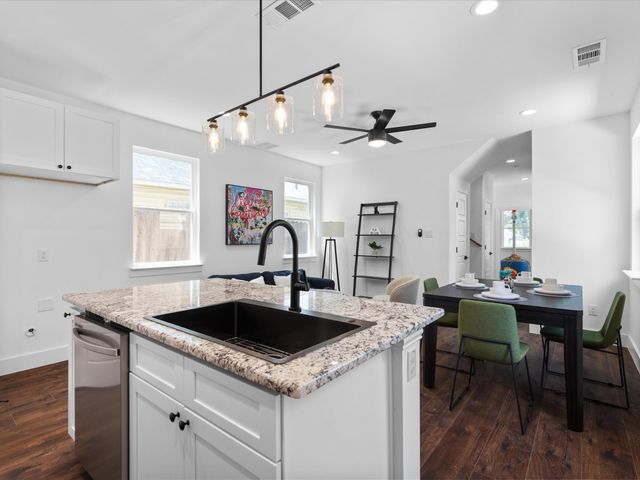 1104 E Annie Street, Fort Worth, TX 76104