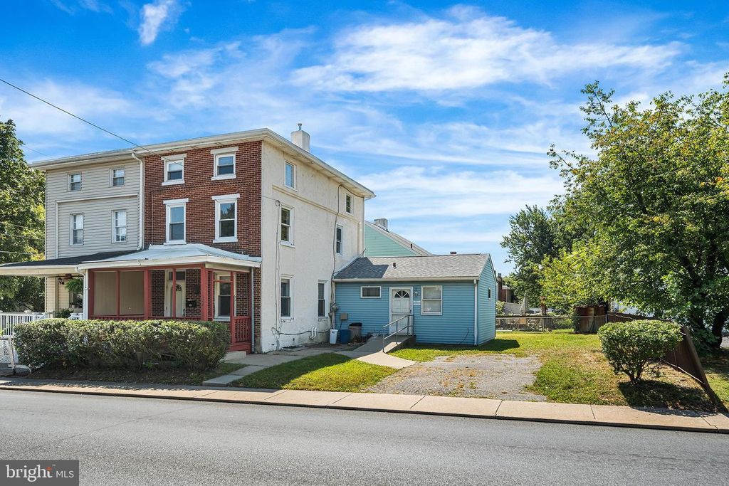 32 6TH ST, Brookhaven, PA 19015