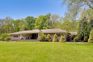 5499 Topanga Drive, Coloma, MI 49038