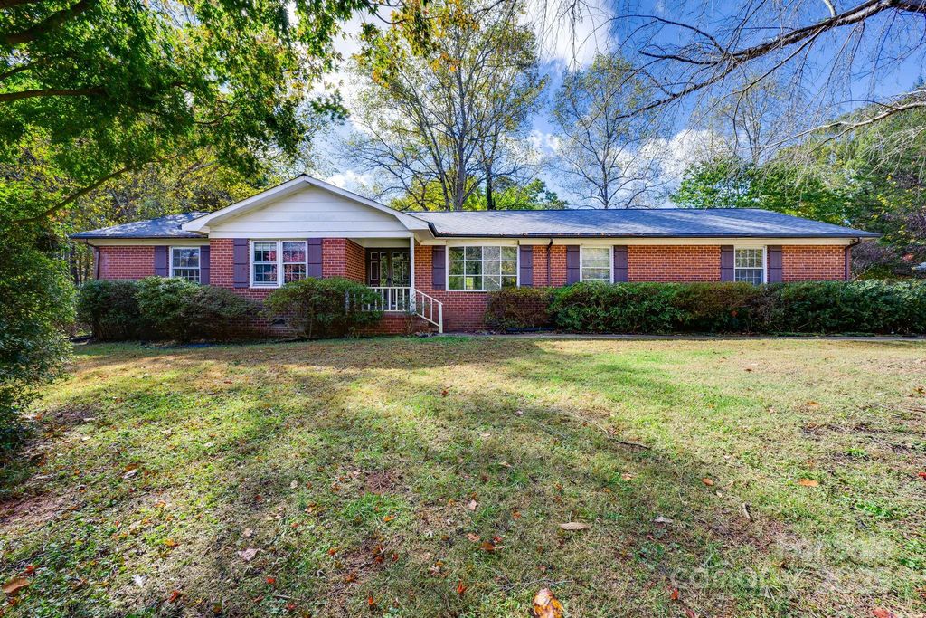 307 Heather Lane, Mount Holly, NC 28120