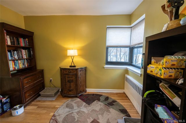 50 Brompton Road 2H, Great Neck, NY 11021