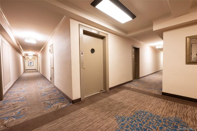 50 Brompton Road 2H, Great Neck, NY 11021