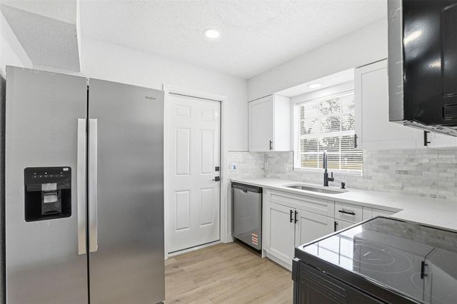 1008 HALLWOOD LOOP, Brandon, FL 33511