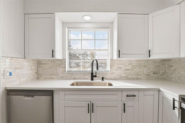 1008 HALLWOOD LOOP, Brandon, FL 33511