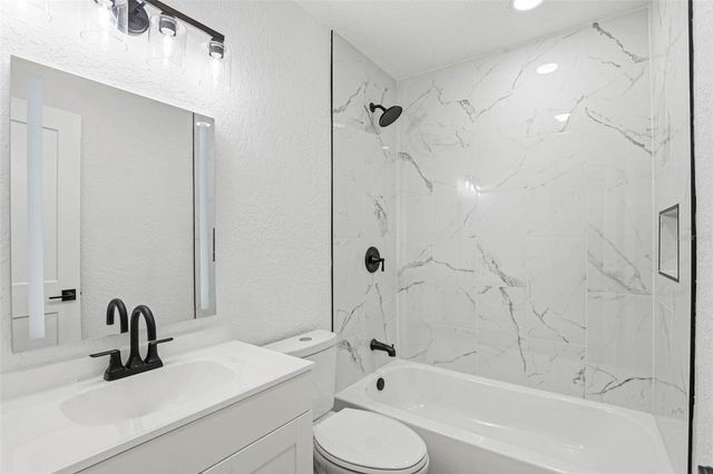 1008 HALLWOOD LOOP, Brandon, FL 33511