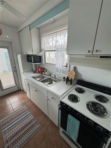 2907 CLINTON STREET S, Gulfport, FL 33707