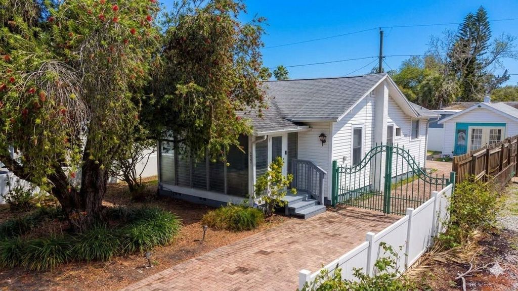 Image 1 of property listing at 2907 CLINTON STREET S, Gulfport, FL 33707