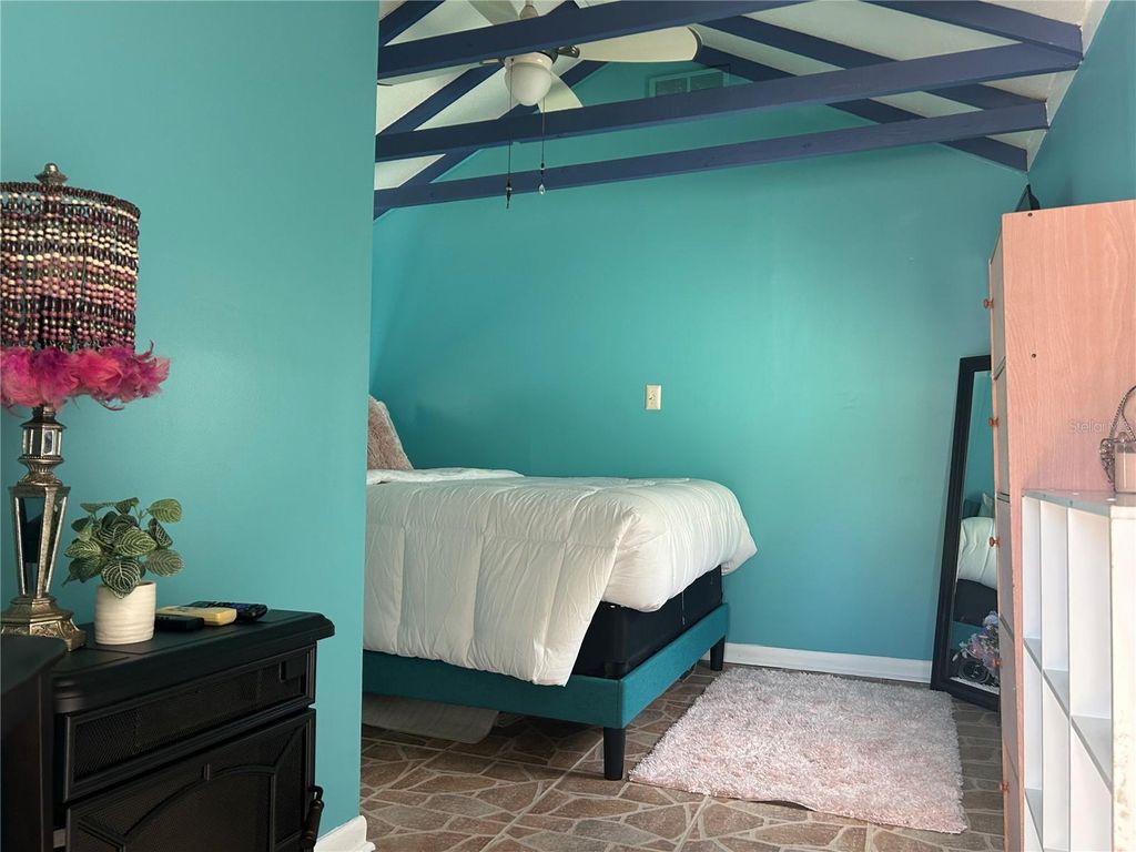 Image 17 of property listing at 2907 CLINTON STREET S, Gulfport, FL 33707