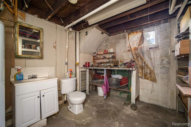 702 Fernhill Street, Highland Park, MI 48203
