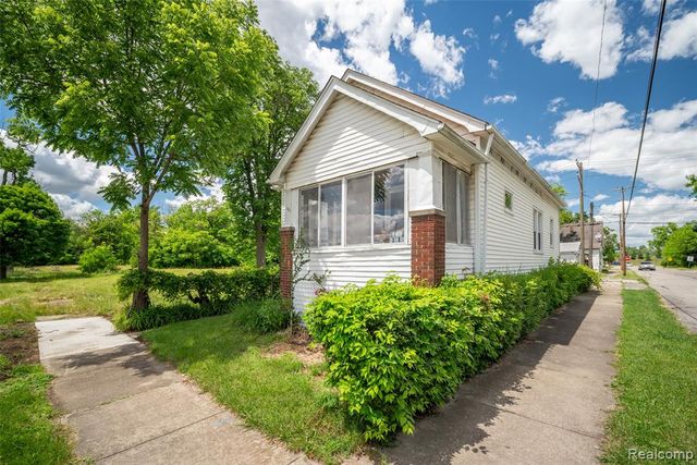 702 Fernhill Street, Highland Park, MI 48203