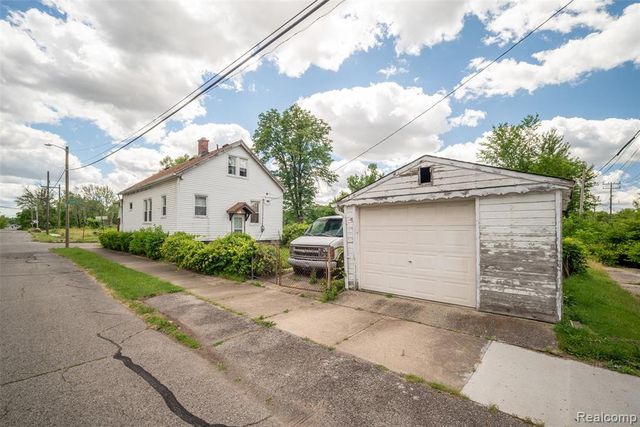 702 Fernhill Street, Highland Park, MI 48203