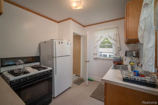 702 Fernhill Street, Highland Park, MI 48203