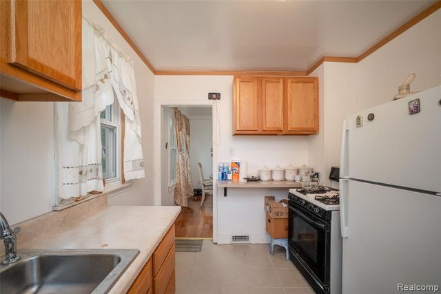 702 Fernhill Street, Highland Park, MI 48203