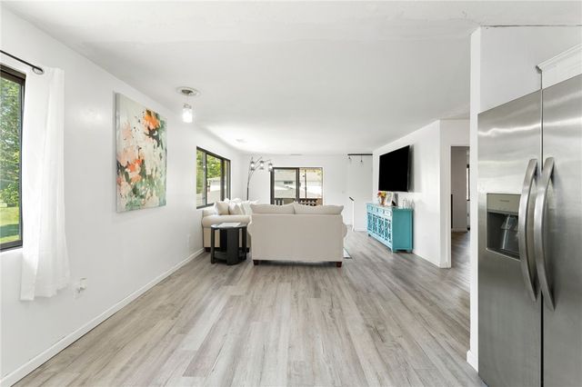 694 Orleans Court, Warwick, RI 02886