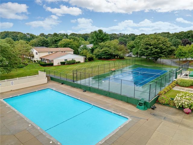 694 Orleans Court, Warwick, RI 02886