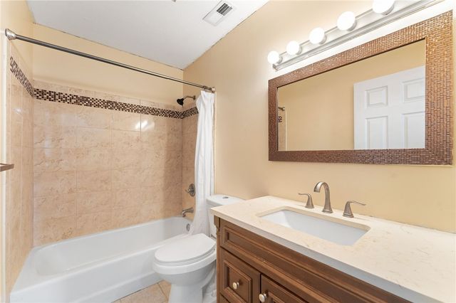 694 Orleans Court, Warwick, RI 02886