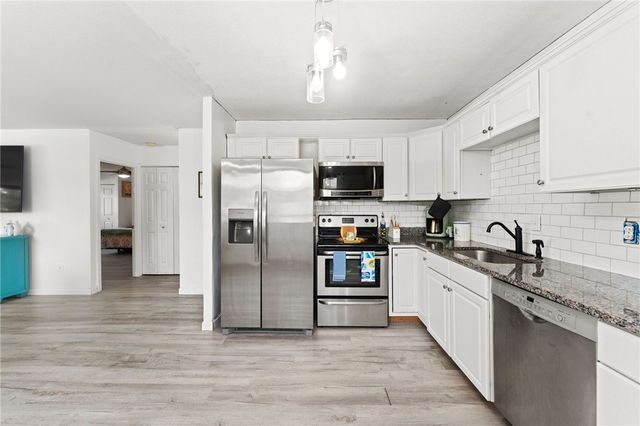 694 Orleans Court, Warwick, RI 02886