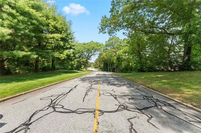 694 Orleans Court, Warwick, RI 02886