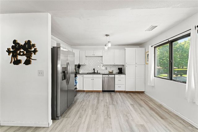 694 Orleans Court, Warwick, RI 02886