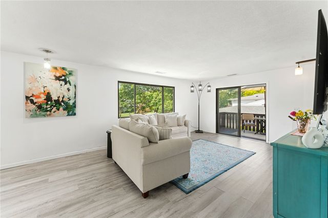 694 Orleans Court, Warwick, RI 02886