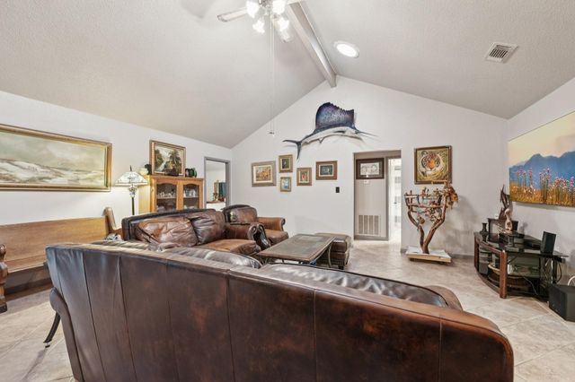 2007 Diane Street, Pinehurst, TX 77362