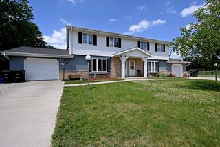 318 Frederick COURT #320, Oconomowoc, WI 53066