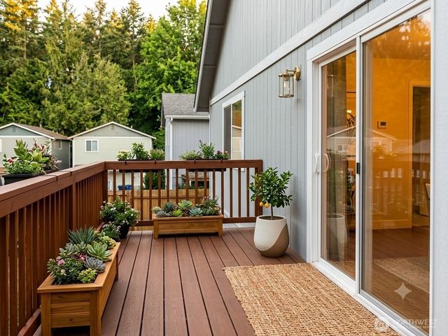 1961 NE Green Glen Lane, Bremerton, WA 98311