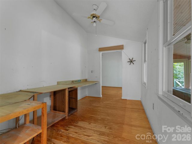 95 Substation Road, Saluda, NC 28773