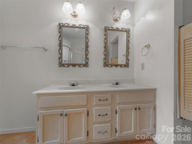 95 Substation Road, Saluda, NC 28773