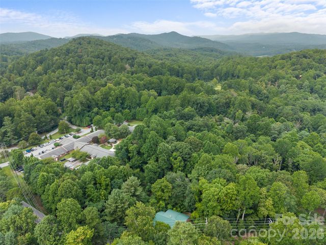 95 Substation Road, Saluda, NC 28773