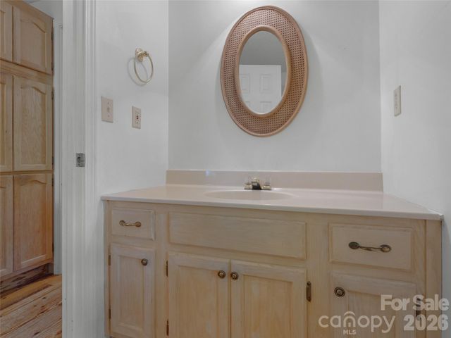 95 Substation Road, Saluda, NC 28773