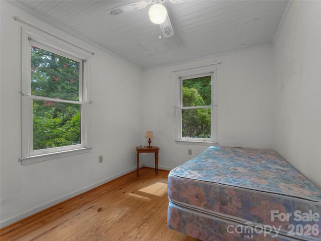 95 Substation Road, Saluda, NC 28773