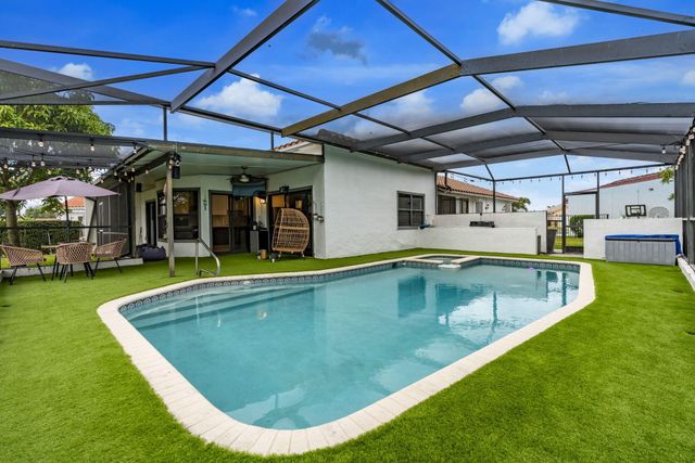 8321 Bonita Isle Dr Drive, Lake Worth, FL 33467