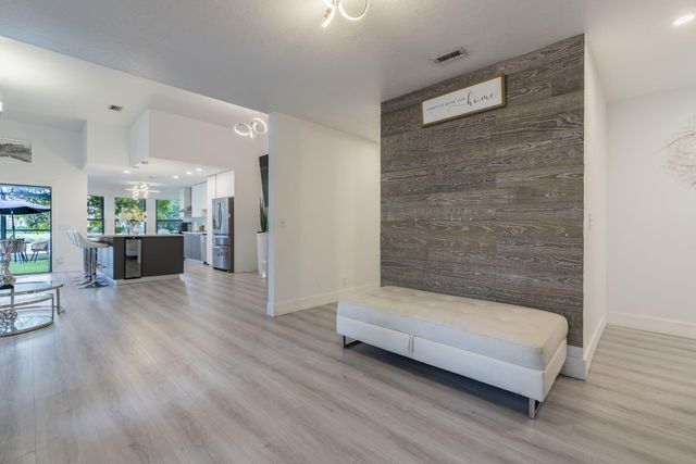 8321 Bonita Isle Dr Drive, Lake Worth, FL 33467